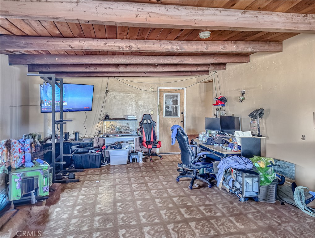 6725 Pioneer Boulevard Property Photo 9