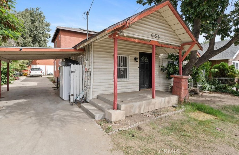 664 W 14th Street Property Photo