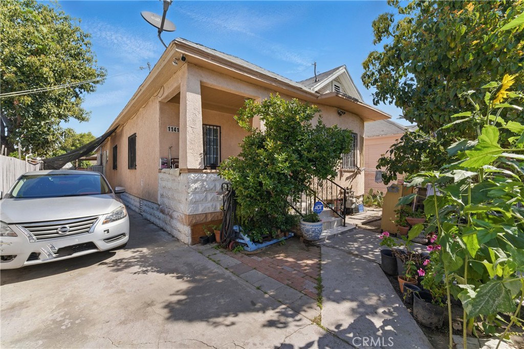 1139 E 43rd Street Property Photo 1