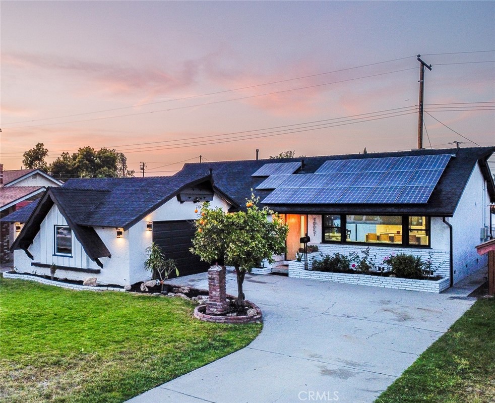 10057 Faywood Property Photo