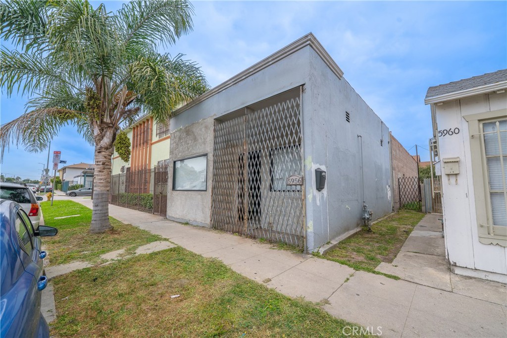 5956 West Boulevard Property Photo 1