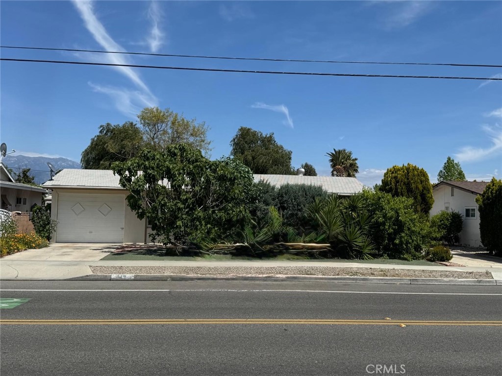 840 S Gilbert St Property Photo 1