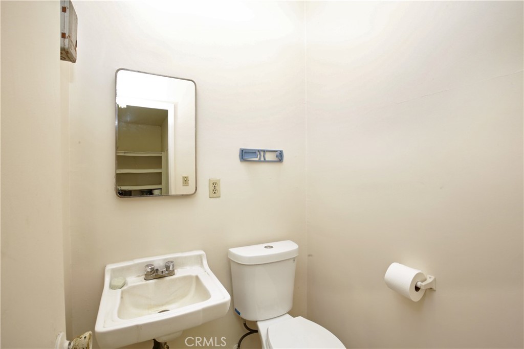 8306 Garfield Avenue 8308 Property Photo 6