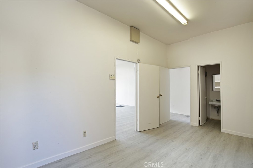 8306 Garfield Avenue 8308 Property Photo 7