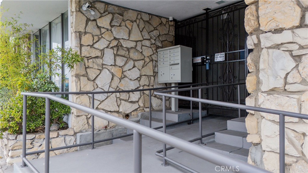 14015 Van Ness Avenue Property Photo 3