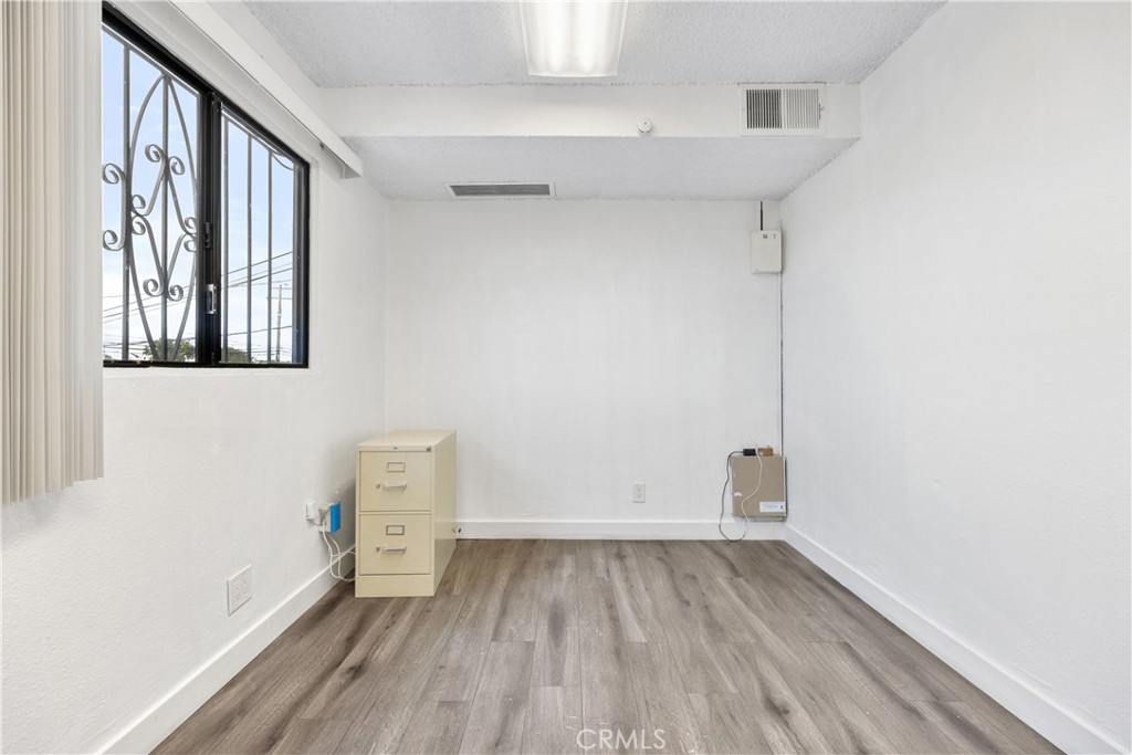 14015 Van Ness Avenue Property Photo 36