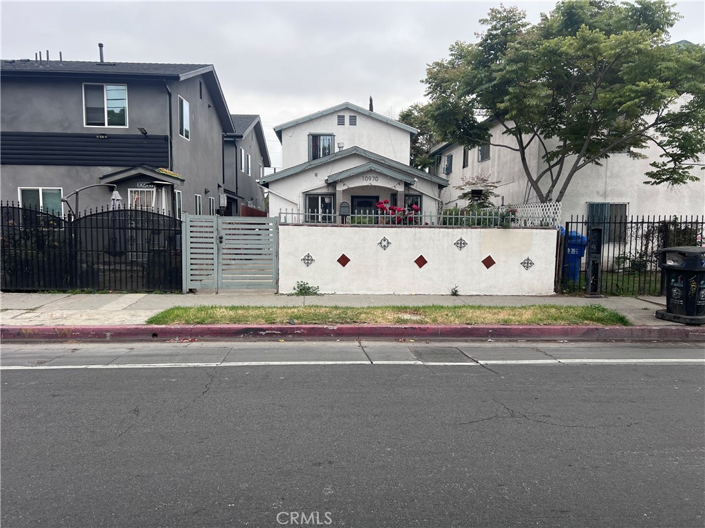 10970 Avalon Boulevard Property Photo 1