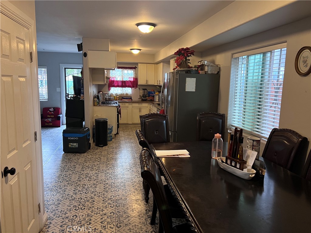 10970 Avalon Boulevard Property Photo 13