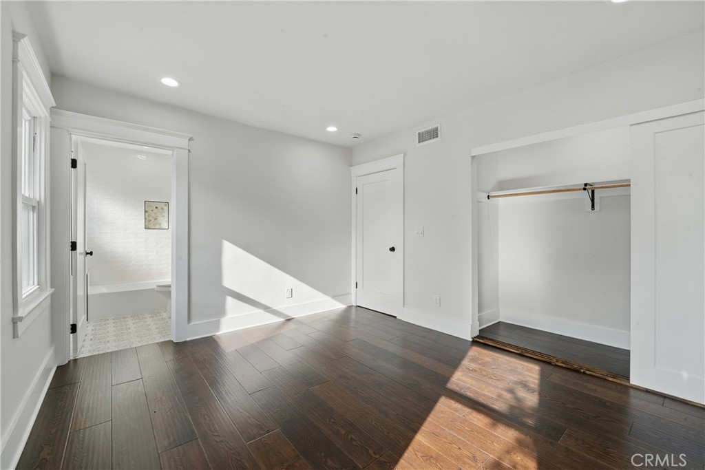 2111 S Bronson Ave Property Photo 14