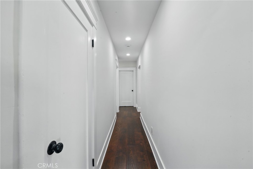 2111 S Bronson Ave Property Photo 19