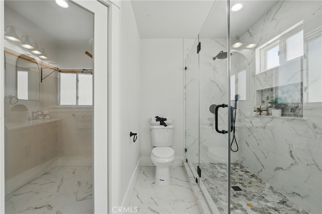 2111 S Bronson Ave Property Photo 35