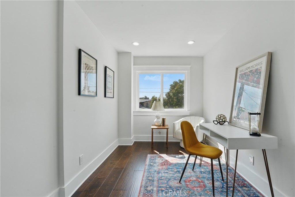2111 S Bronson Ave Property Photo 43