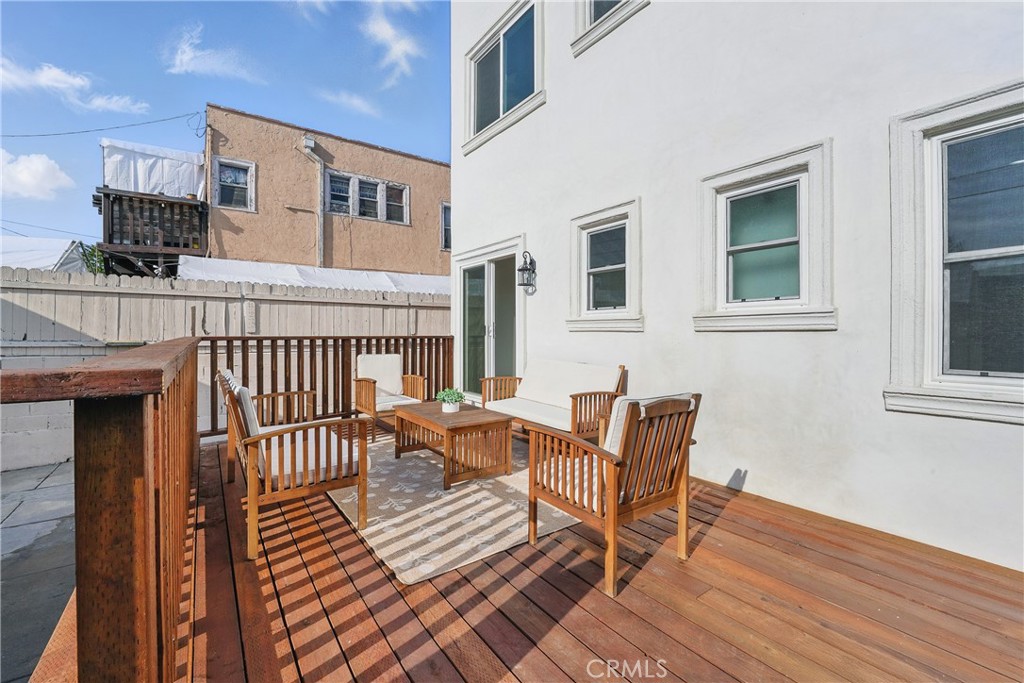 2111 S Bronson Ave Property Photo 47