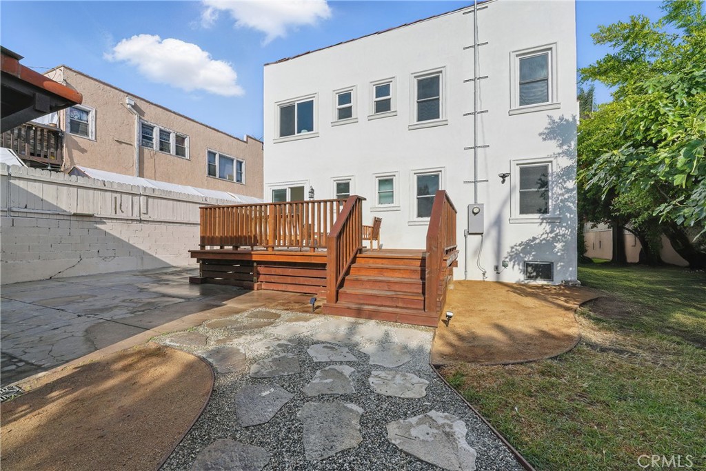 2111 S Bronson Ave Property Photo 50