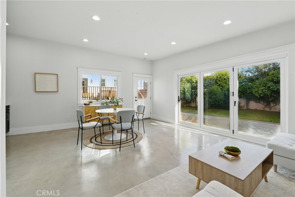 2111 S Bronson Ave Property Photo 54