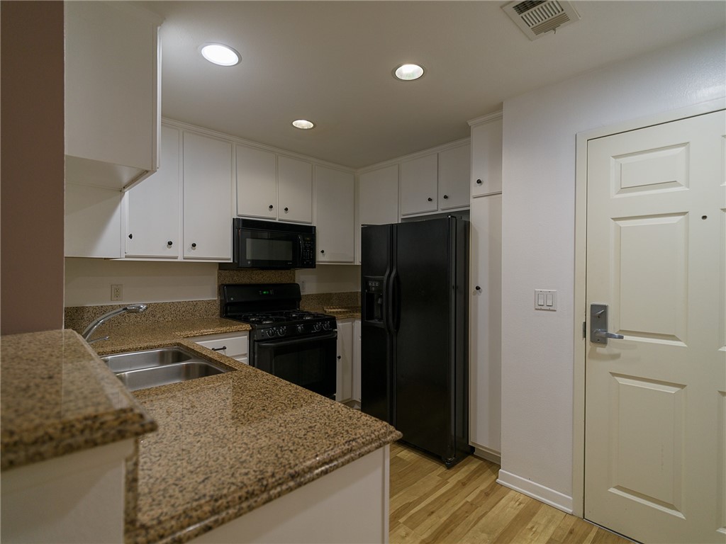 160 S Hudson Avenue 106 Property Photo 1
