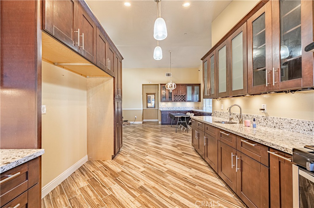 16028 Spruce Street Property Photo 10