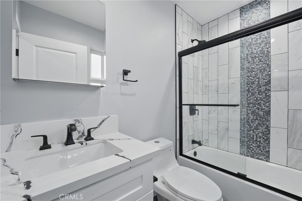 1643 W 82nd Street Property Photo 12