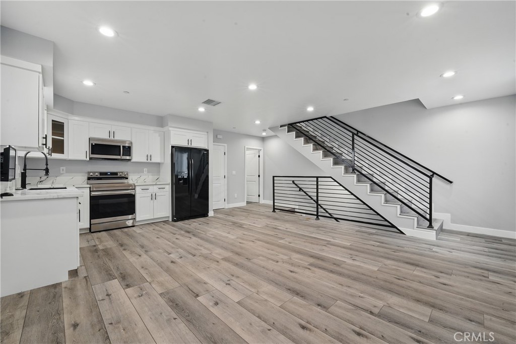 1643 W 82nd Street Property Photo 17