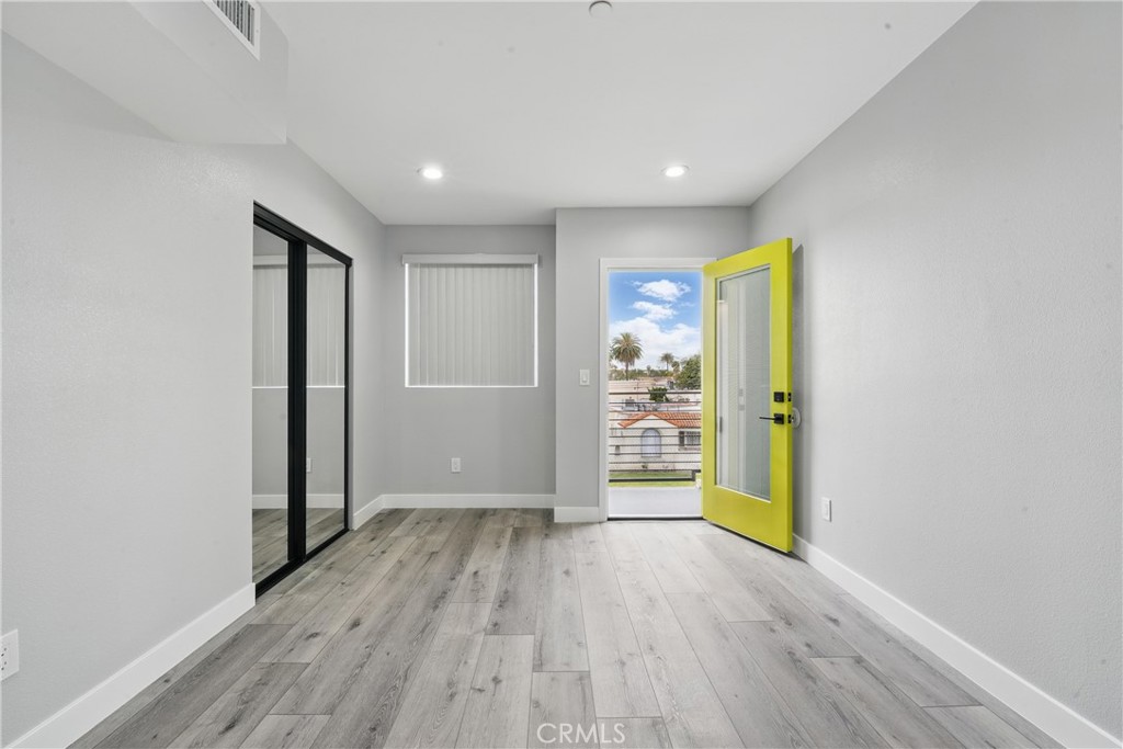 1643 W 82nd Street Property Photo 29
