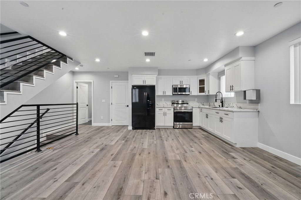 1643 W 82nd Street Property Photo 45