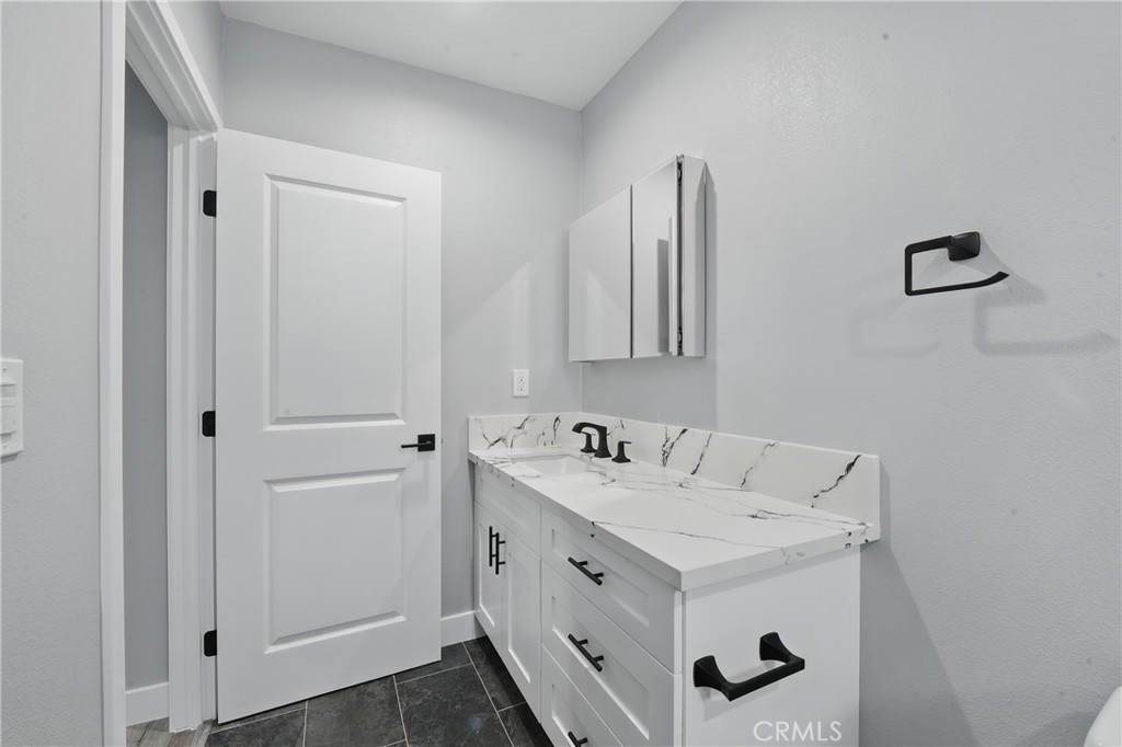 1643 W 82nd Street Property Photo 57