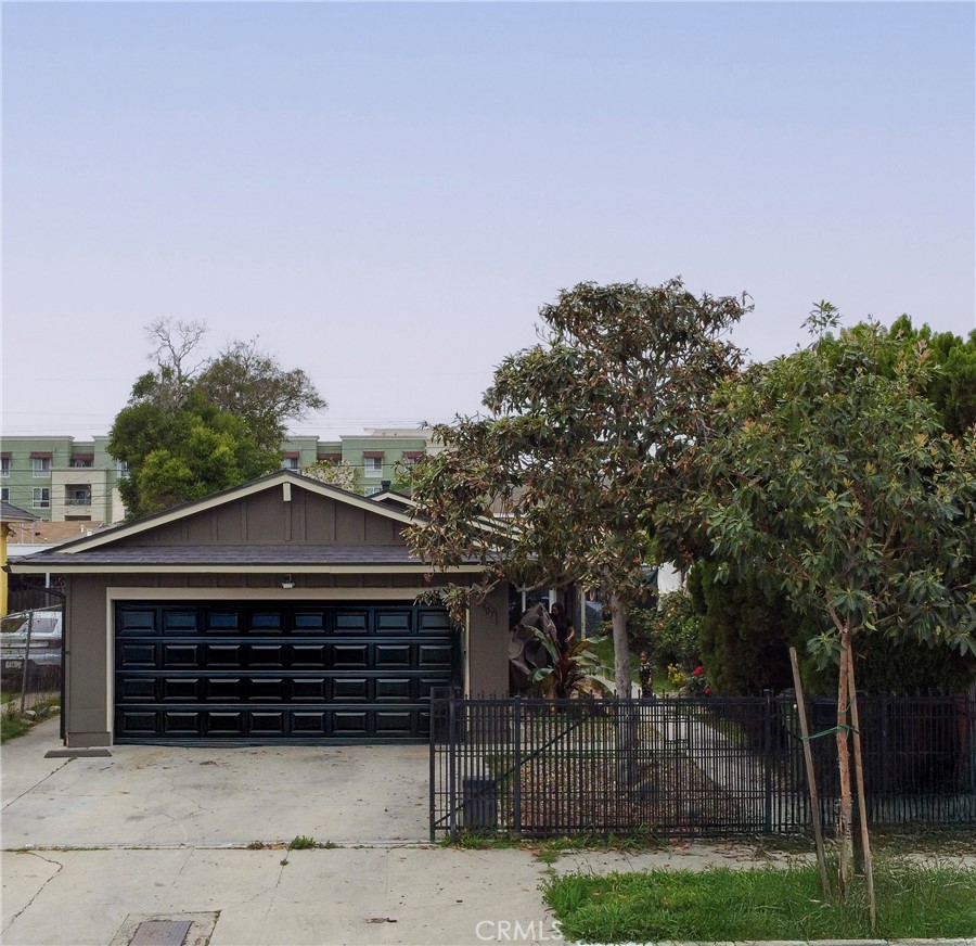 6907 Bonsallo Avenue Property Photo 1