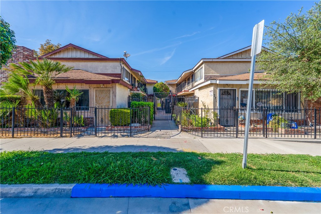 219 E Artesia Boulevard Property Photo