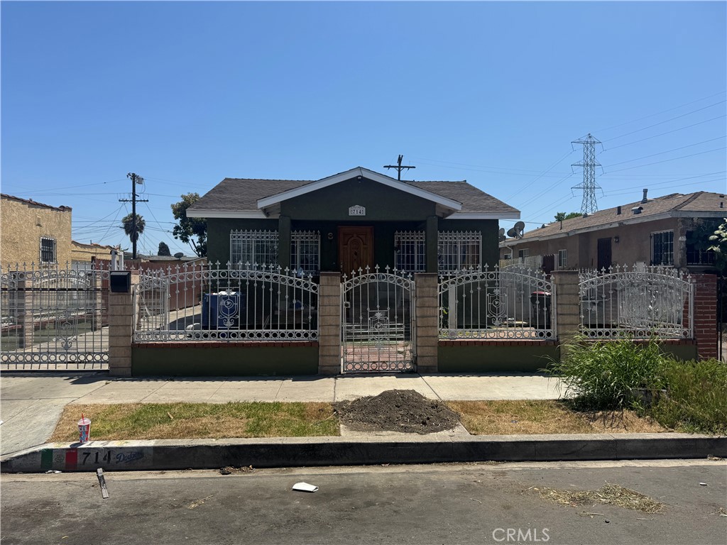 714 E 110th Street Property Photo 1