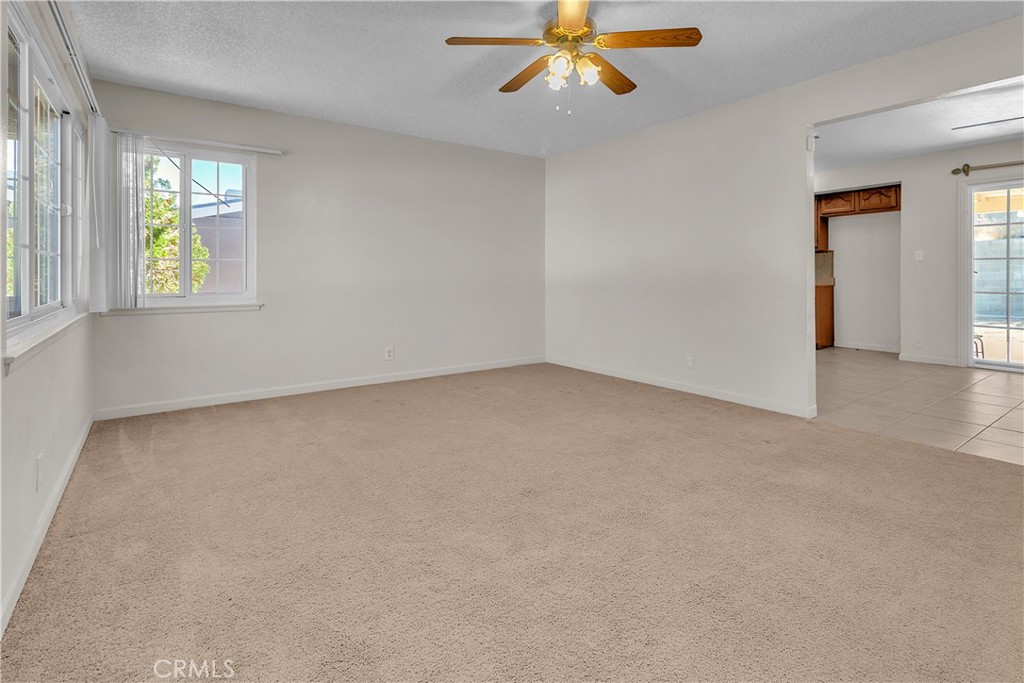 560 E Mountain View St Property Photo 1