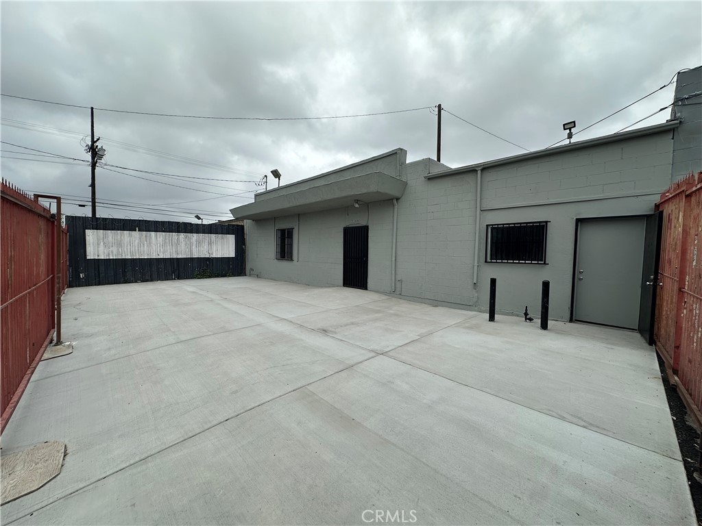 2309 E 94th St Property Photo 1
