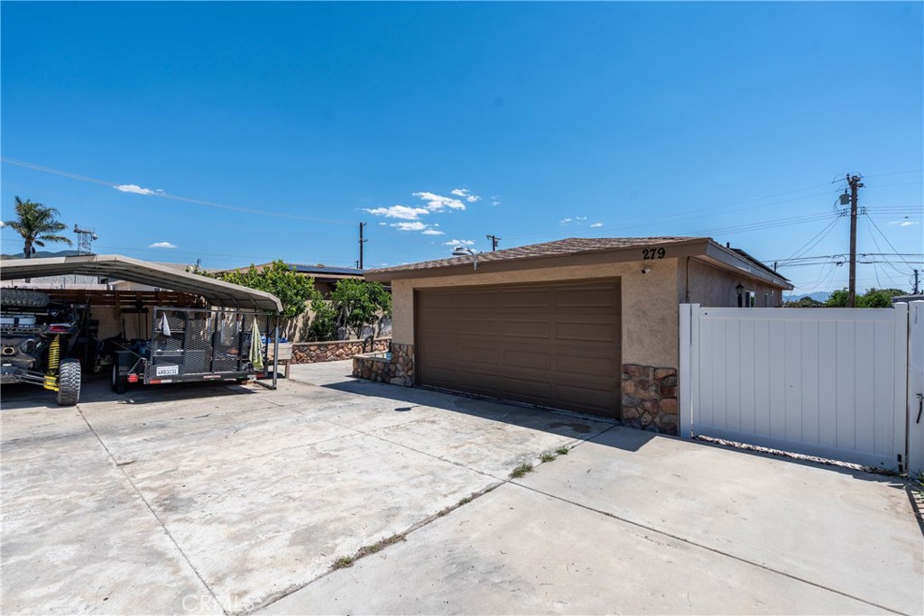 279 E 48th Street Property Photo 2