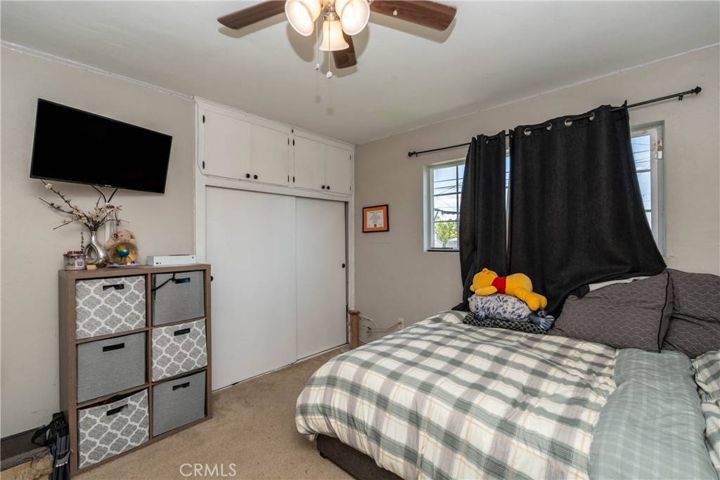 279 E 48th Street Property Photo 16