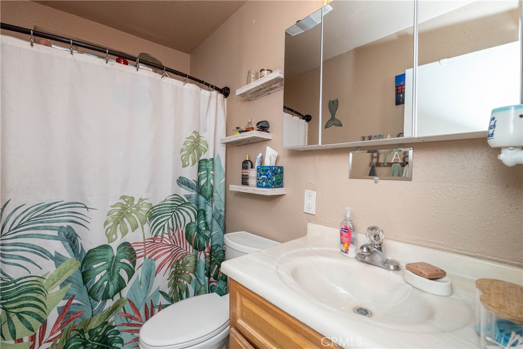 279 E 48th Street Property Photo 17