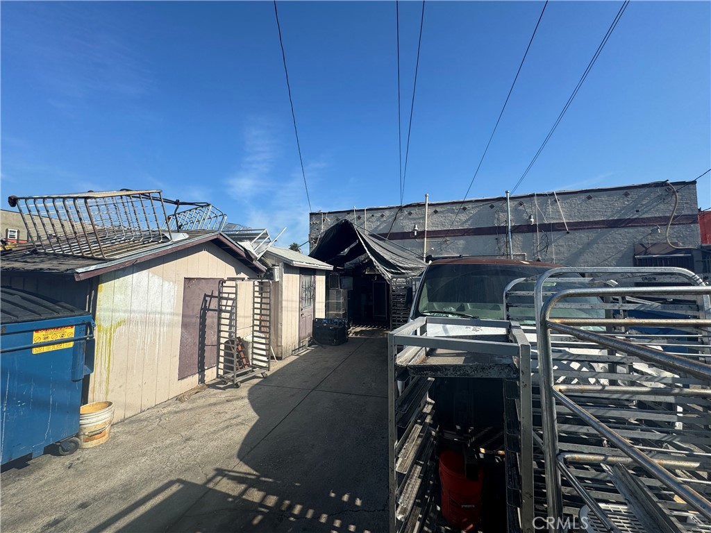 4026 Gage Avenue Property Photo 5