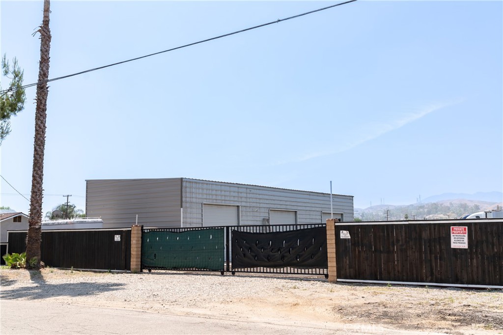 455 E Caroline Street Property Photo 15