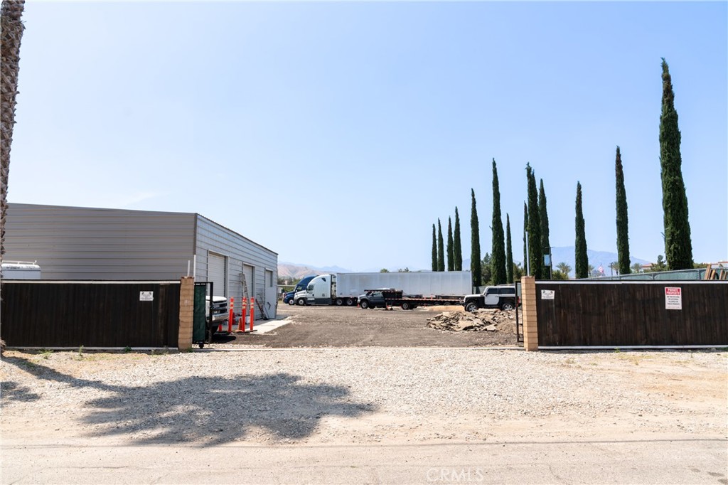 455 E Caroline Street Property Photo 16