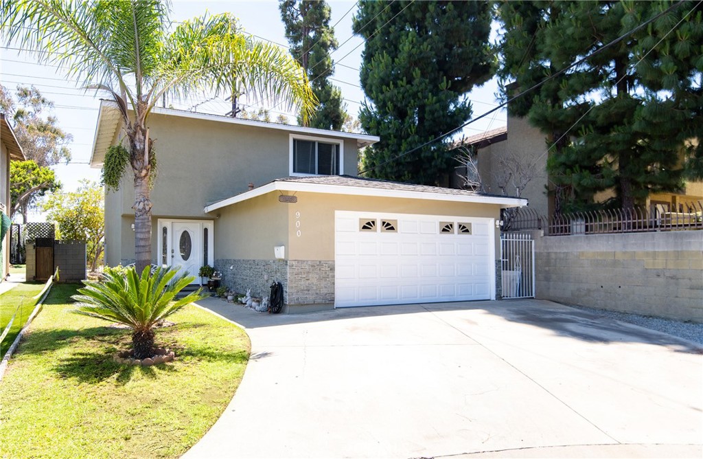 900 E Sagebank Street Property Photo 1