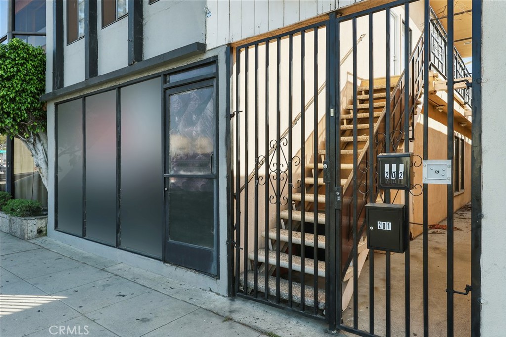 5428 E Beverly Boulevard Property Photo 3