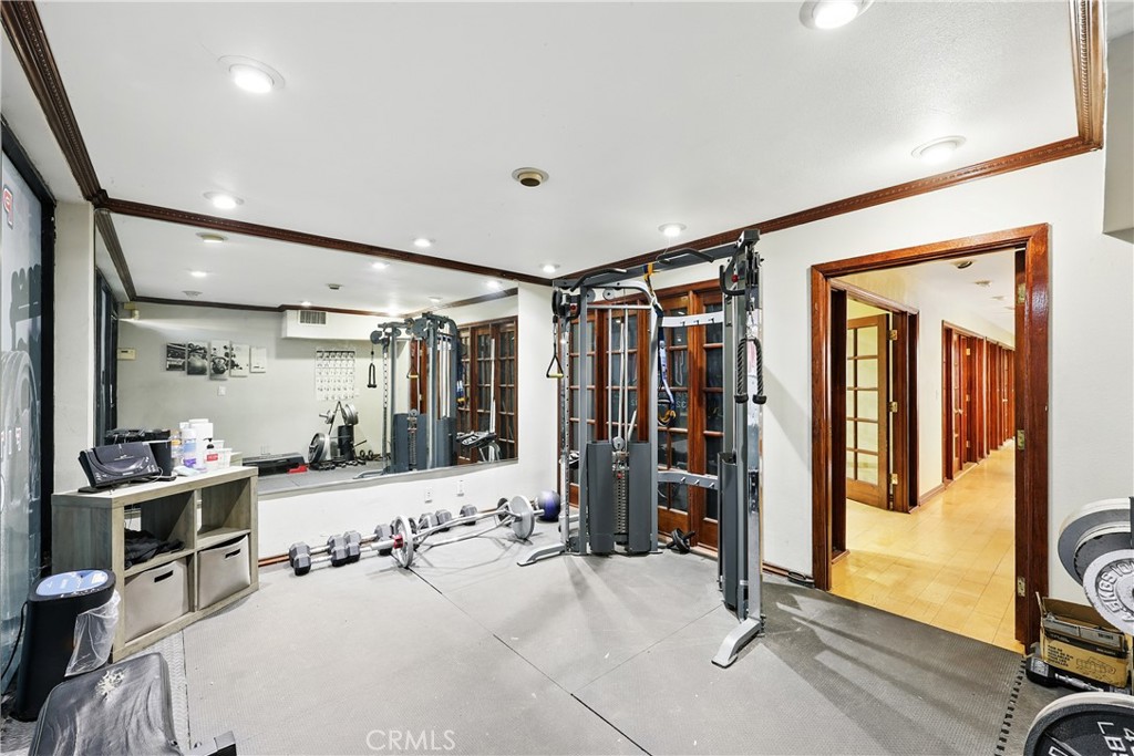 5428 E Beverly Boulevard Property Photo 6