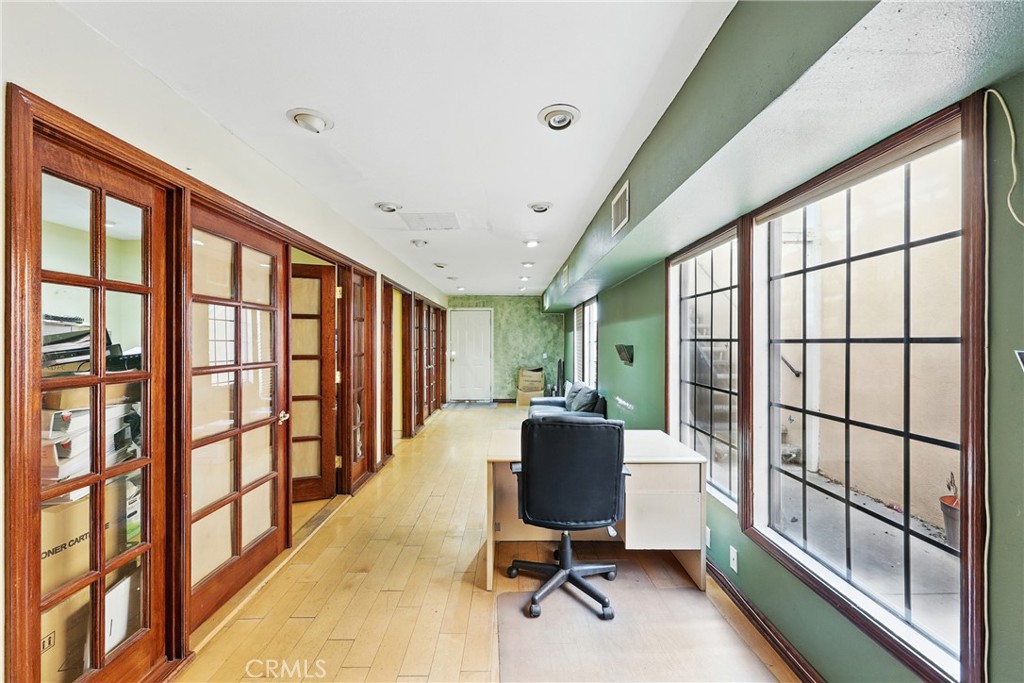 5428 E Beverly Boulevard Property Photo 7