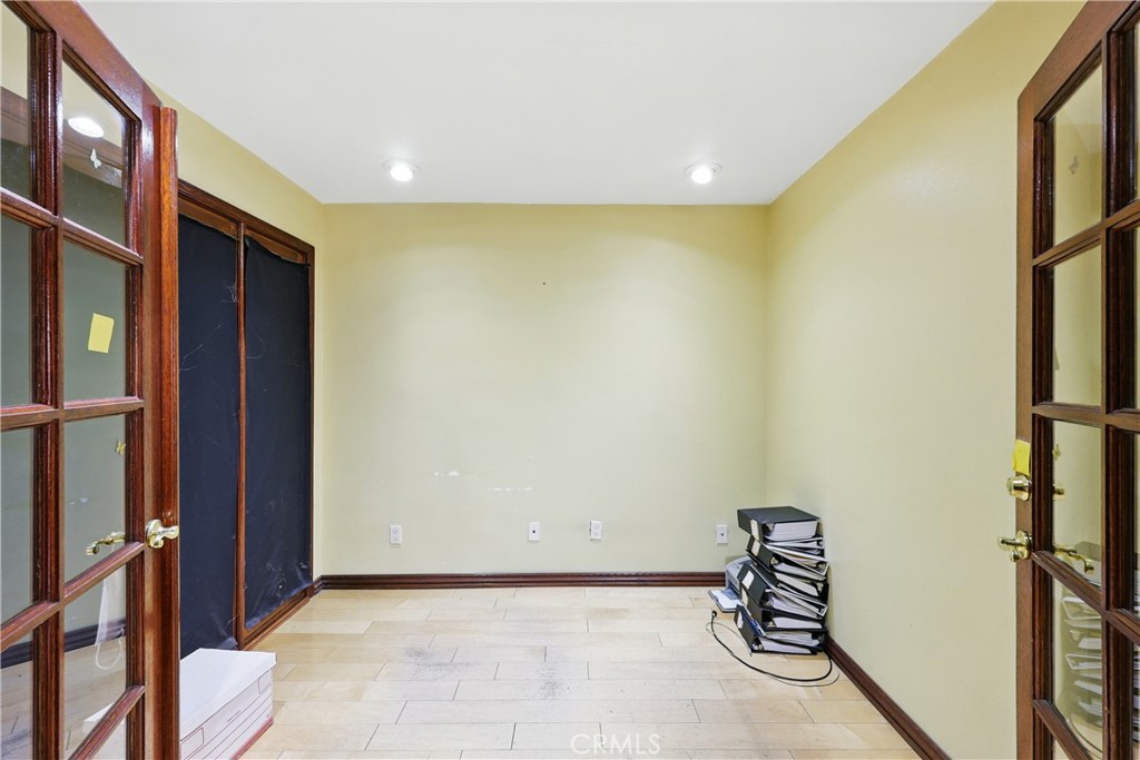 5428 E Beverly Boulevard Property Photo 9