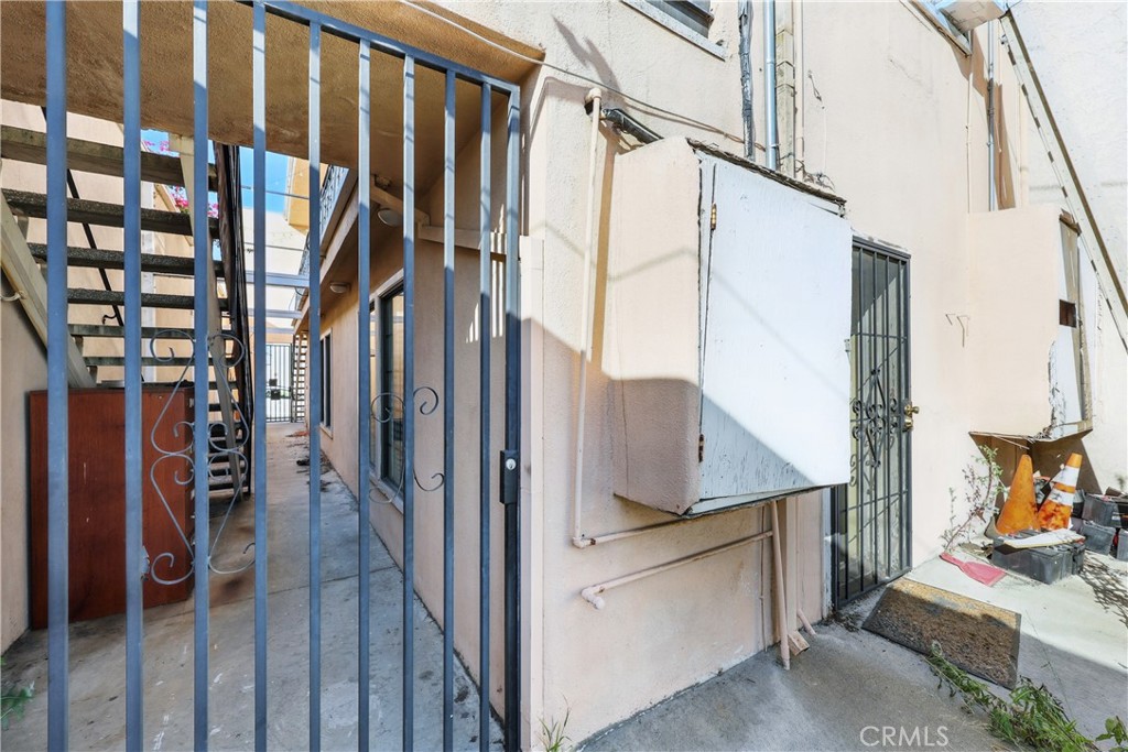 5428 E Beverly Boulevard Property Photo 11