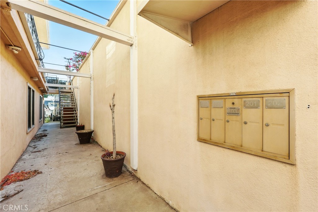 5428 E Beverly Boulevard Property Photo 17