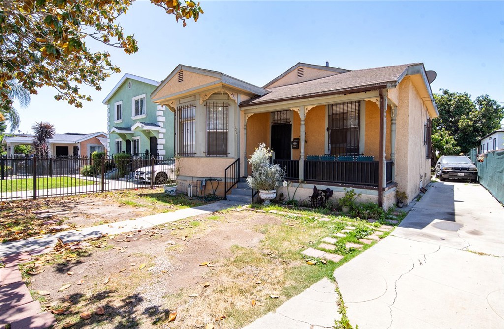 126 E 95th Street Property Photo 3