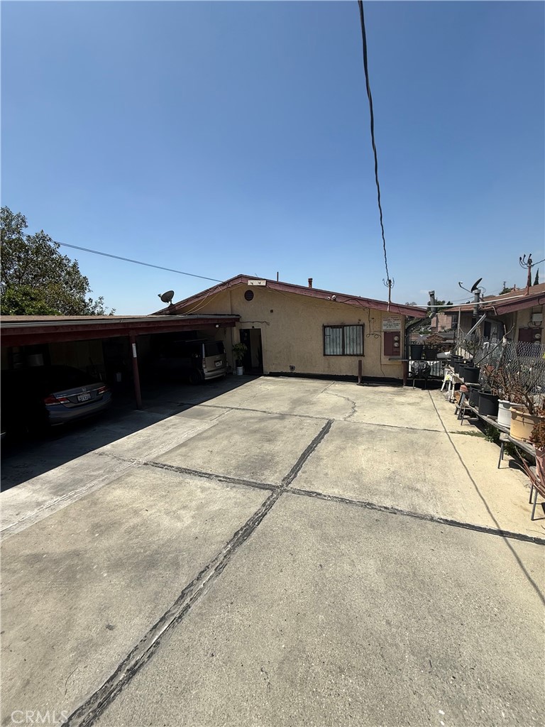 1087 S Rowan Avenue Property Photo 1