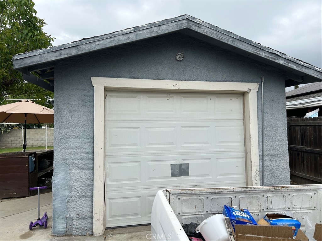 994 Magnolia Avenue Property Photo 2