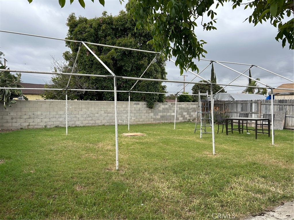 994 Magnolia Avenue Property Photo 4