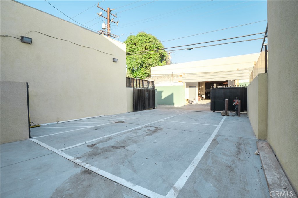 11352 #2 Long Beach Blvd Property Photo 6