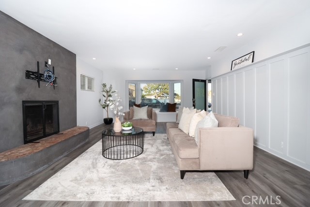 13917 Truro Avenue Property Photo 3